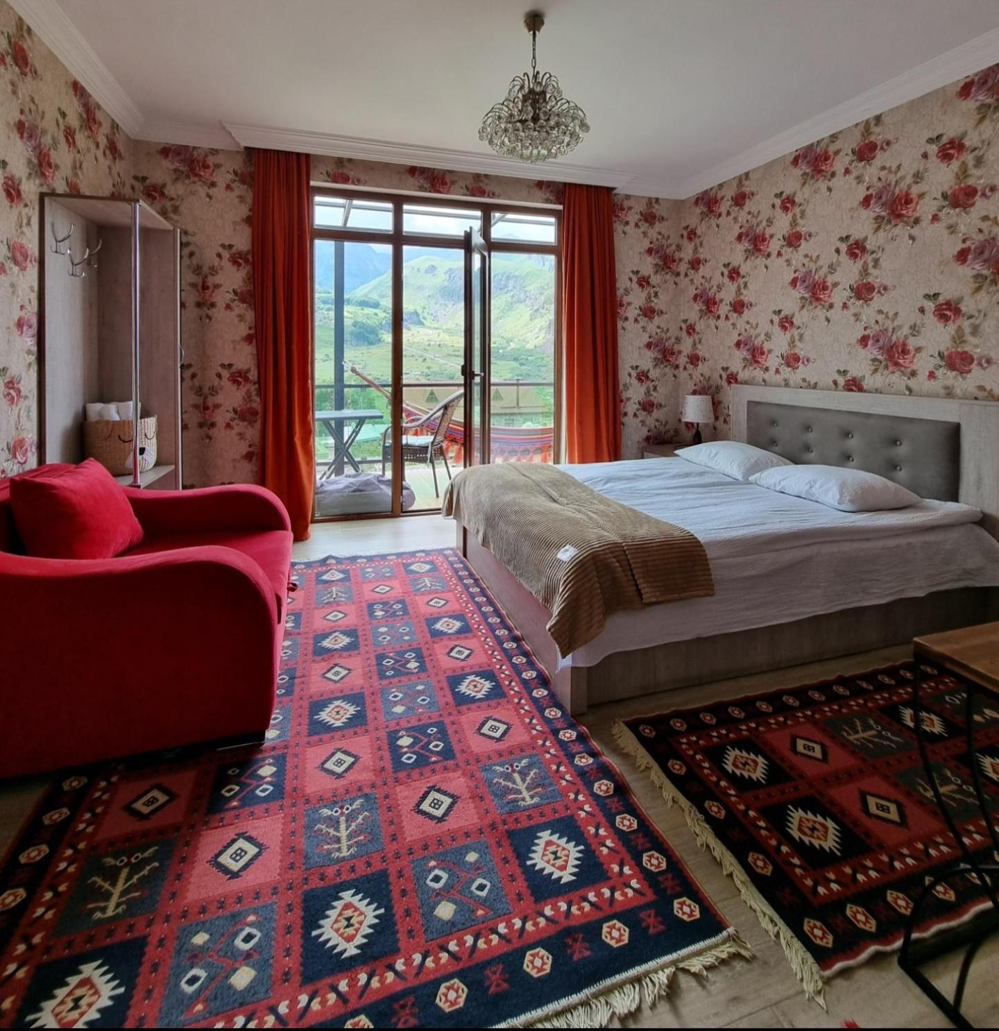 North Kazbegi Hotel Exterior photo